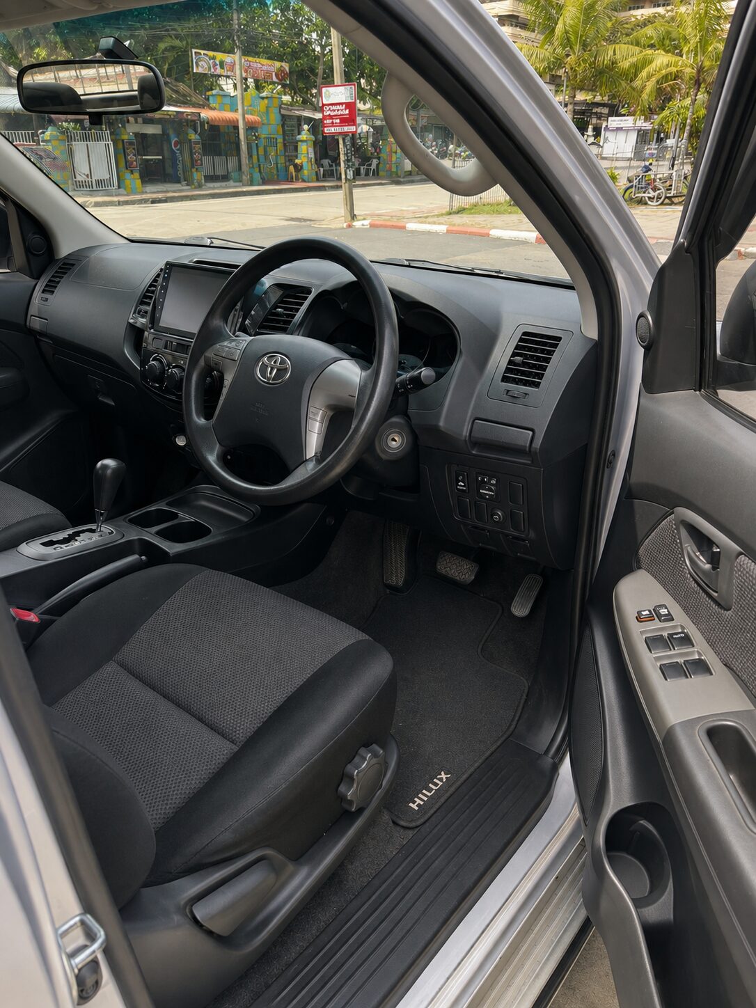 TOYOTA Hilux - 3,0TD AT, 171 hp 2012 yi — 3