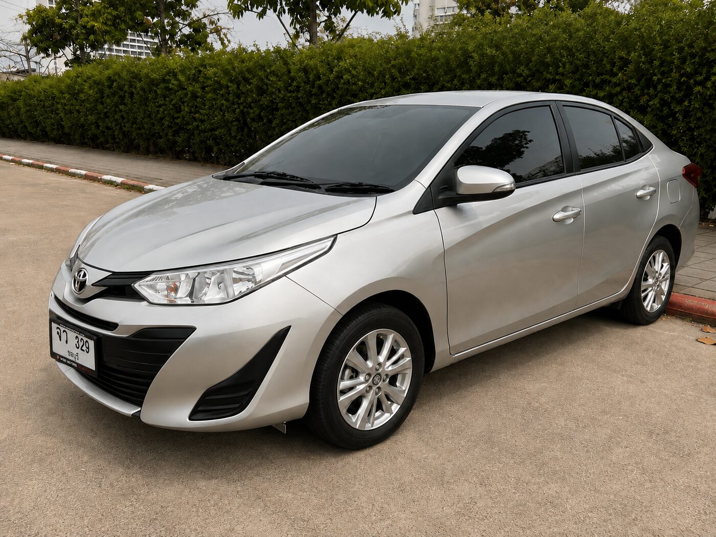 TOYOTA Yaris - 1,2 CVT, 86 hp 2018 yi
